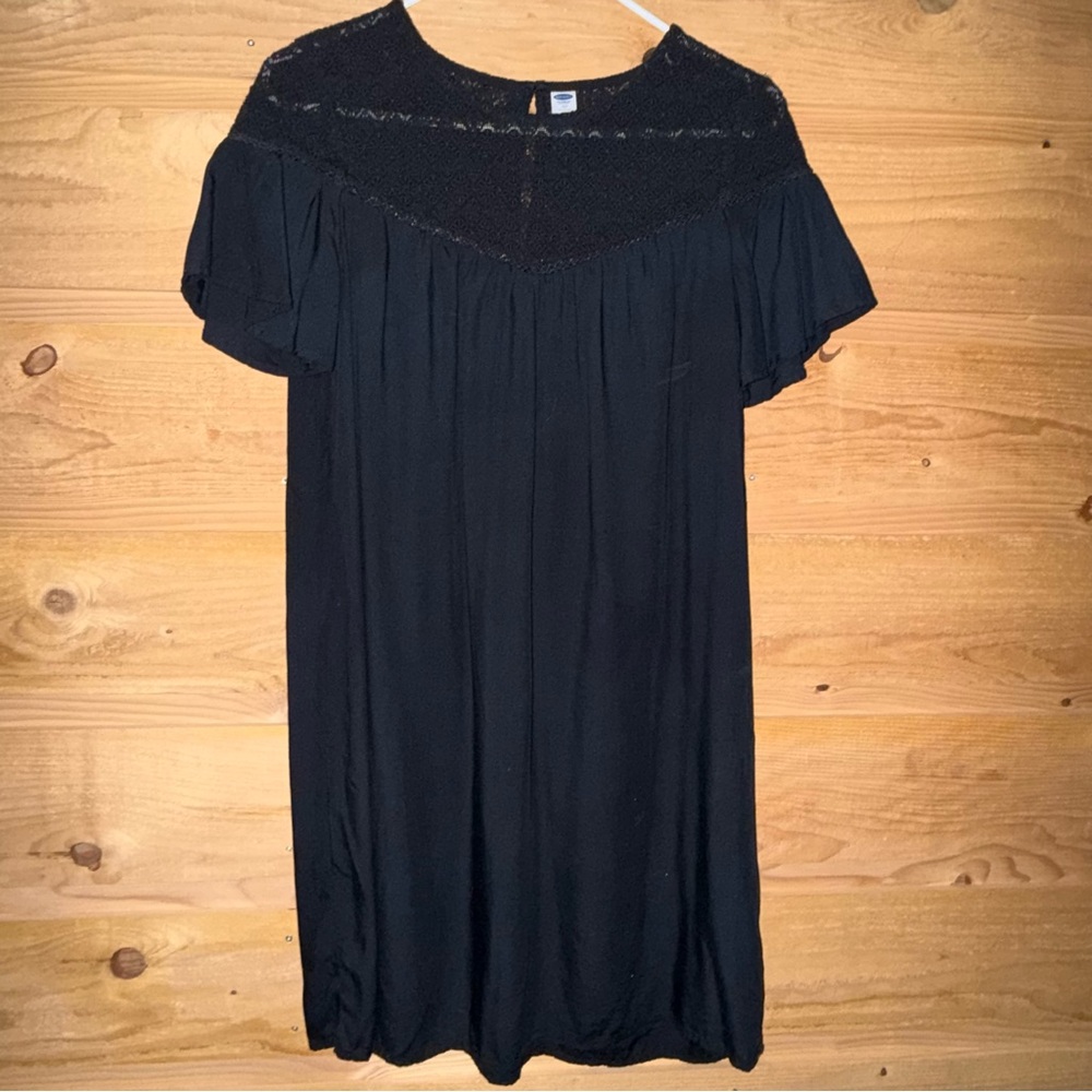 Black Off-Shoulder Shift Dress w/ embroidery